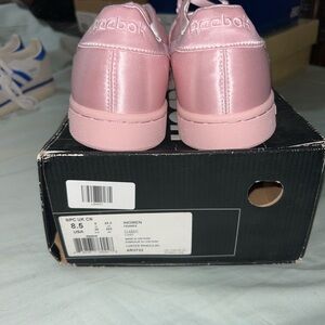 Reebok Light Pink Sneakers